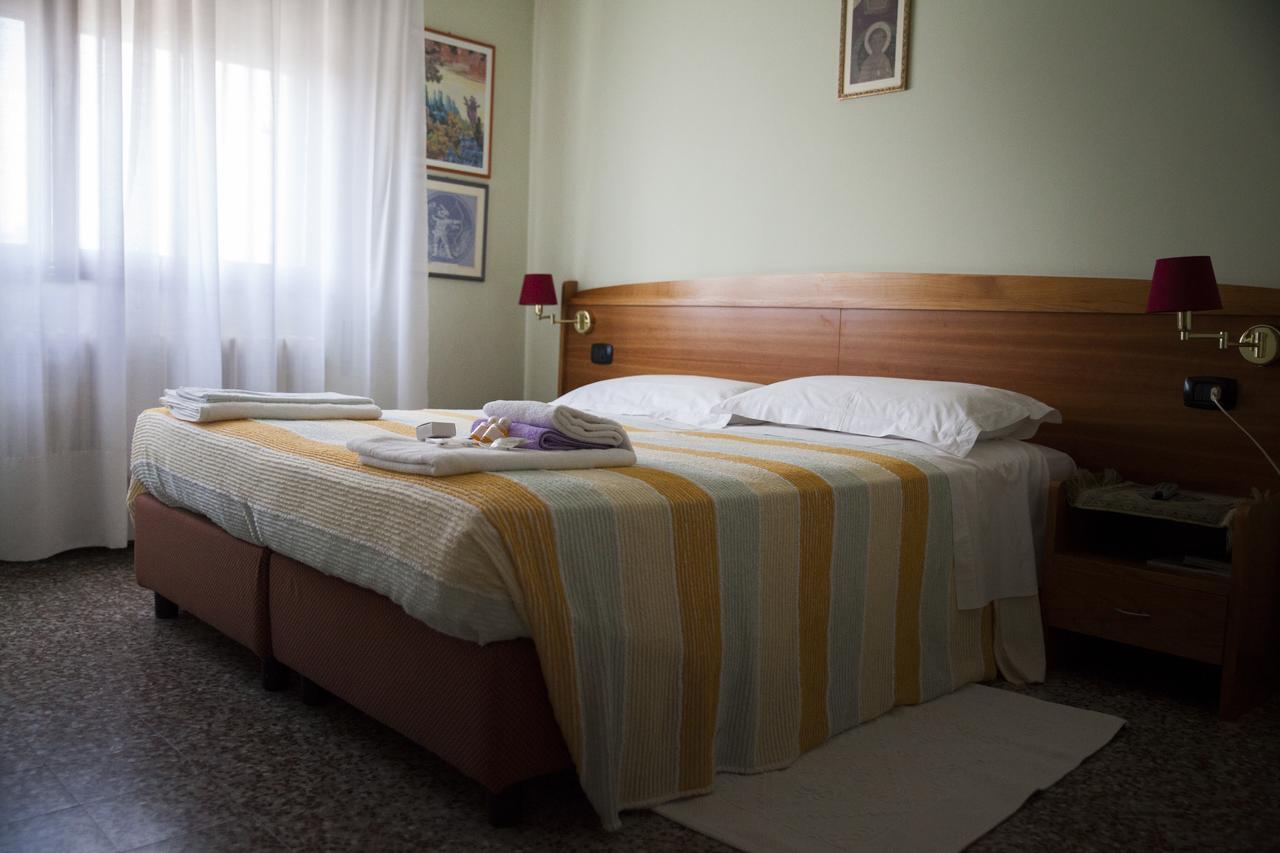 Hotel Trieste Pontelongo Exterior photo
